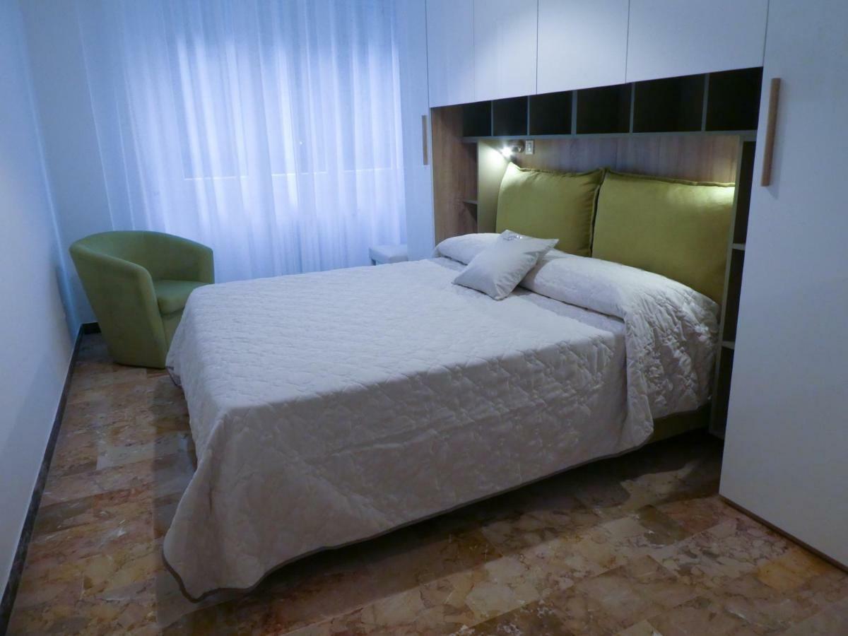 Isola Di Man Apartment Imperia Luaran gambar