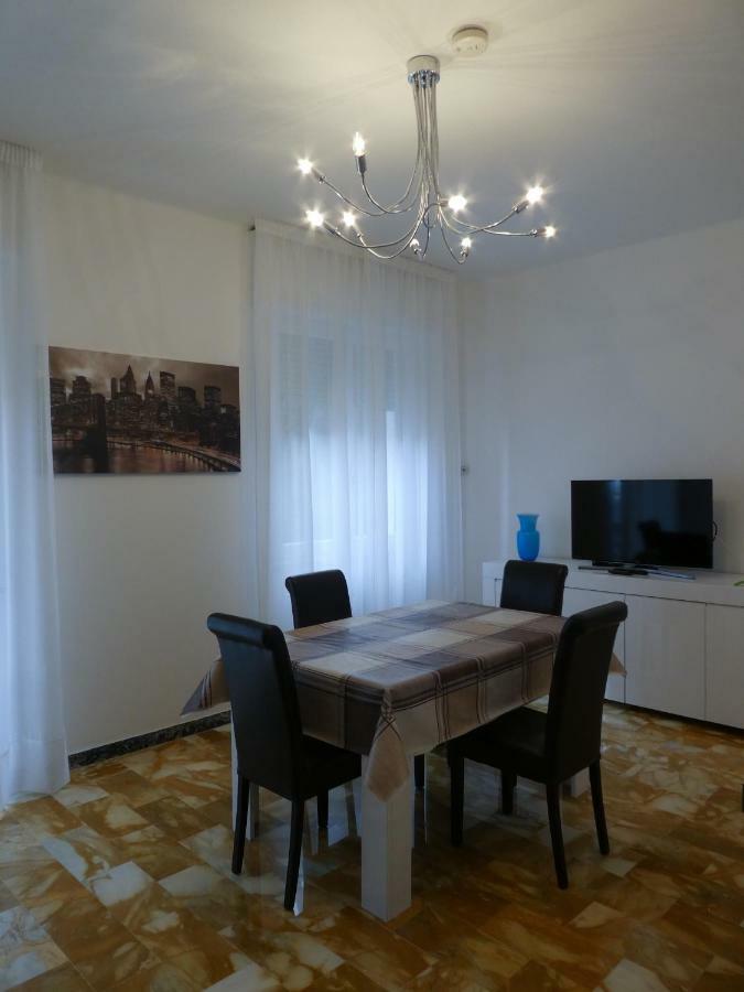 Isola Di Man Apartment Imperia Luaran gambar