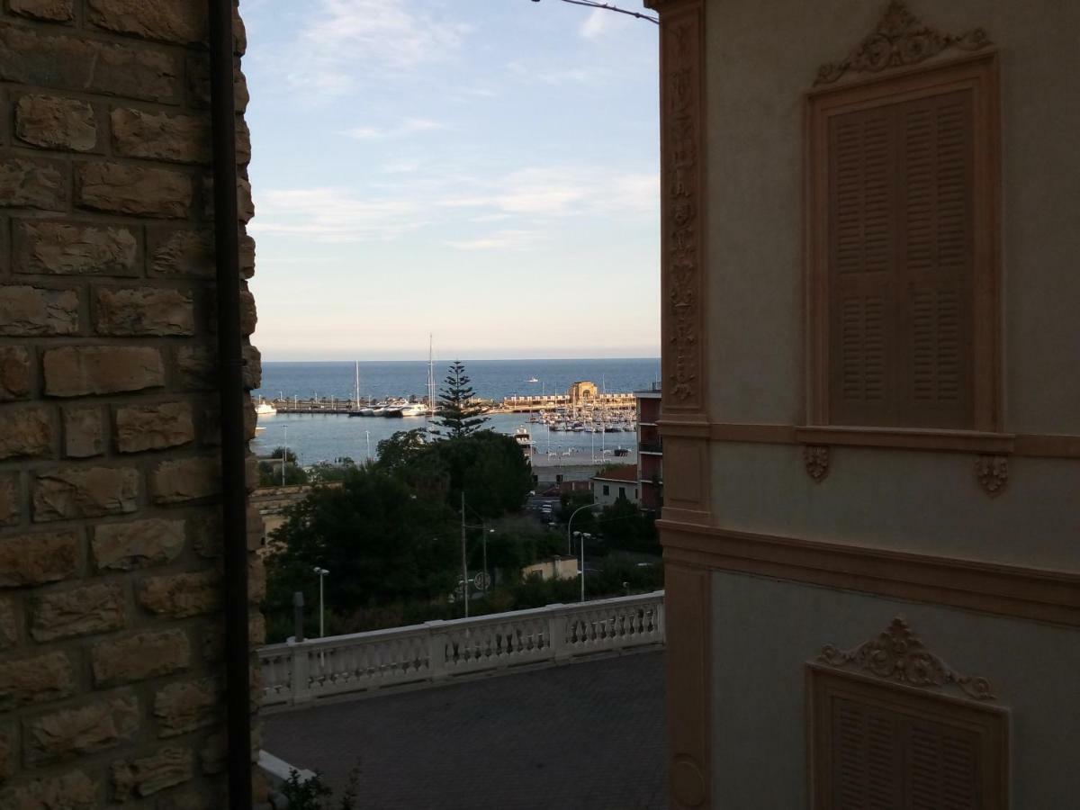 Isola Di Man Apartment Imperia Luaran gambar